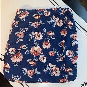 Cute floral skirt!